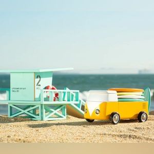CANDYLAB
Malibu Lifeguard Tower